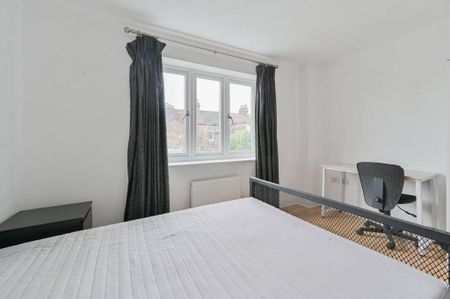 3 bedroom terraced house to rent - Photo 5