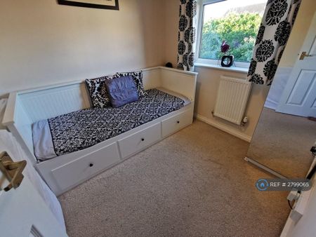 4 bedroom detached house to rent - Photo 4