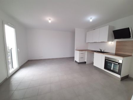 location Appartement T2 DE 45.6m² À MARSEILLE - Photo 2