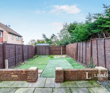 2 bedroom property to rent Pettingrew Close, Walnut Tree, Milton Ke... - Photo 3