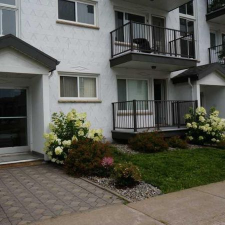 À Louer 2 1/2 - Photo 4