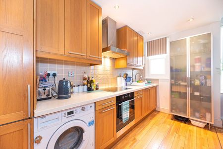 2 Bed Flat, Chestnut Road, SW20 - Photo 4