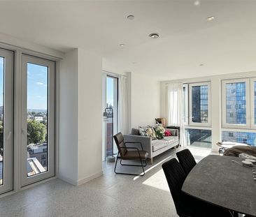 Bouchon Point,, The Silk District, 7 Cendal Crescent - Photo 3