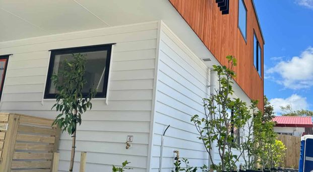 Spacious 2 bed room terrace house in Windy Ridge, 3 properties available! - Photo 1