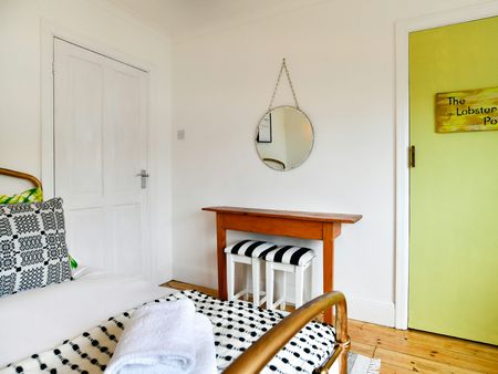 Detached house to rent on - Photo 2