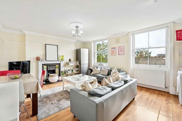 3 bedroom flat to rent - Photo 1