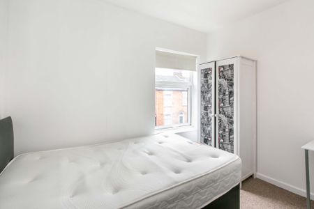4 bedroom terraced to rent Brindley Street; Newcastle-under-Lyme; ST5 - Photo 2