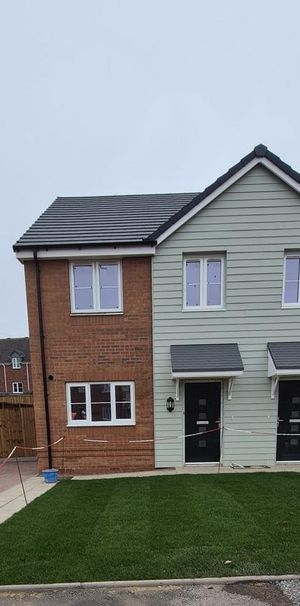 3 bedroom semi-detached house to rent - Photo 1