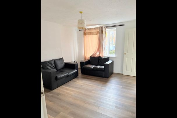 3 Bed End Terrace, Furlong Road, CV1 - Photo 1