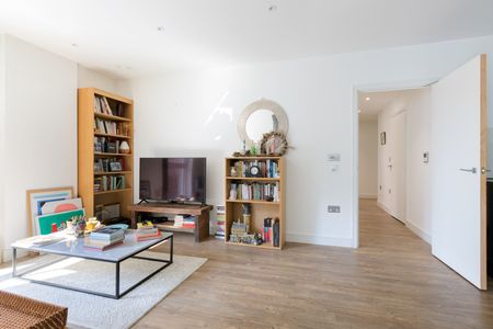 2 Bed Flat, Collet House, SW8 - Photo 3