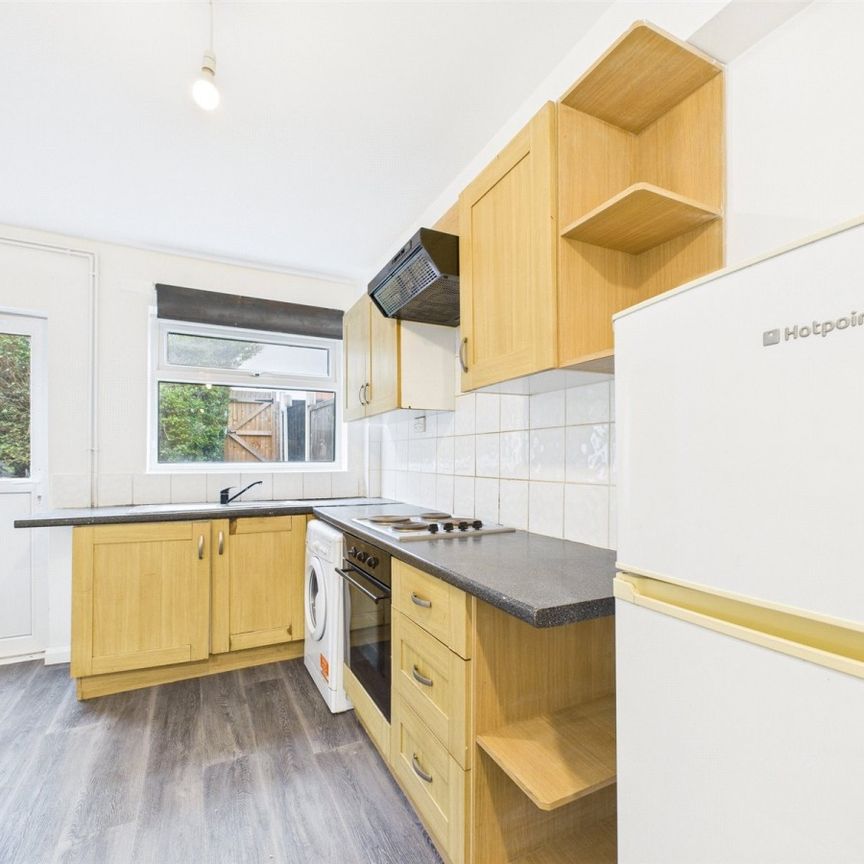 Woodside Road, Beeston, Nottingham, NG9 - Photo 1