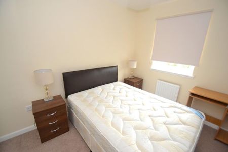 2 bedroom ground floor flat to rent - Photo 3
