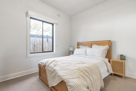 TWO BEDROOM HOME IN GEELONG WEST - Photo 3