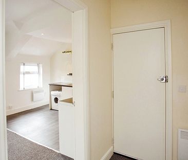 1 Bed Flat, Woodfield Road, M8 - Photo 3