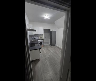 1 Bed Flat, Bristol Road, E7 - Photo 5