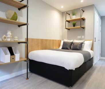 1 bedroom in a flat share to rent - Photo 4