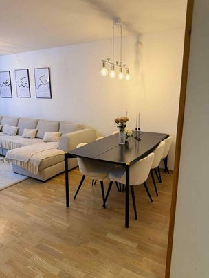 Karin Larssons Väg, Sköndal - Foto 1