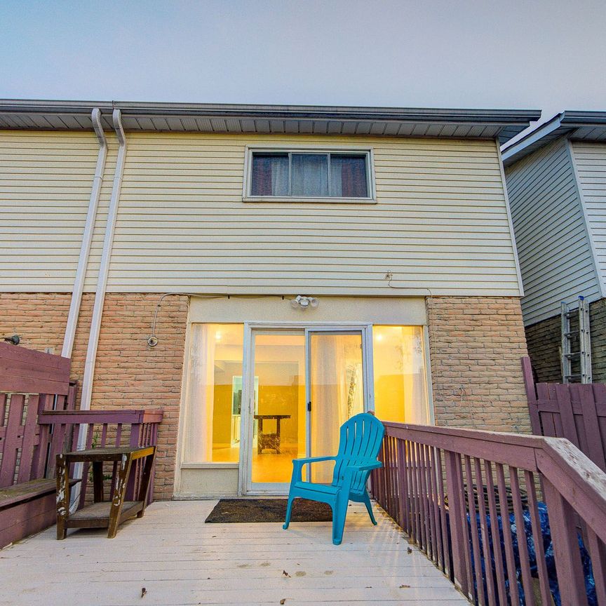 For Lease - 98 Rakewood Crescent Unit# Upper, Toronto, Ontario - Photo 1