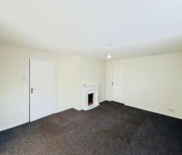 3 bedroom end of terrace house to rent - Photo 2