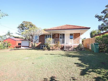 LAWNTON COTTAGE - WALK TO TRAIN - Photo 3