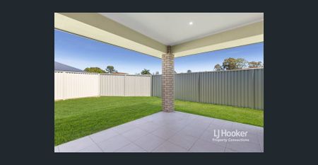Modern Family Home in Prime Boondall Location - Photo 4