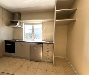 Freshly Updated 2 Bedrooms Townhouse in East Tamaki - Photo 5