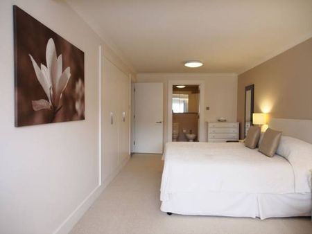 KENSINGTON HIGH STREET, W8, London - Photo 3