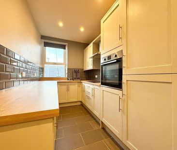 3 bedroom terraced house to rent - Photo 2