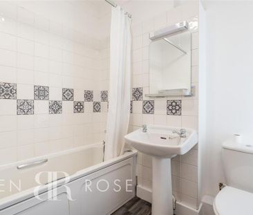 2 bedroom end of terrace house to rent - Photo 3