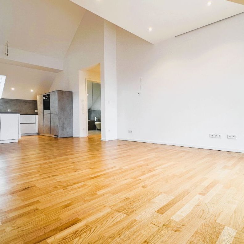 Hochwertig und großzügig:Dachterrassenwohnung mit allem was das Herz begehrt! - Photo 1