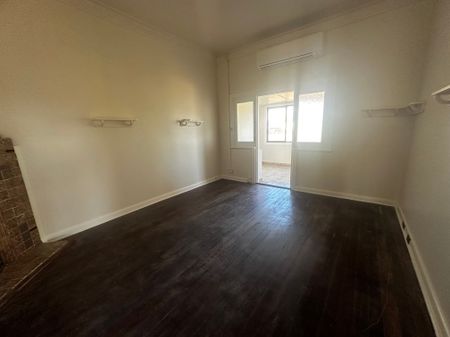 To register & apply for this property, please use this link: https://snug. com/ - Photo 2