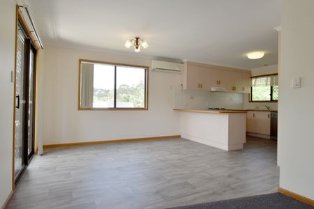 :: DESIRABLE DOUBLE STOREY FAMILY HOME IN NEW AUCKLAND - Photo 4