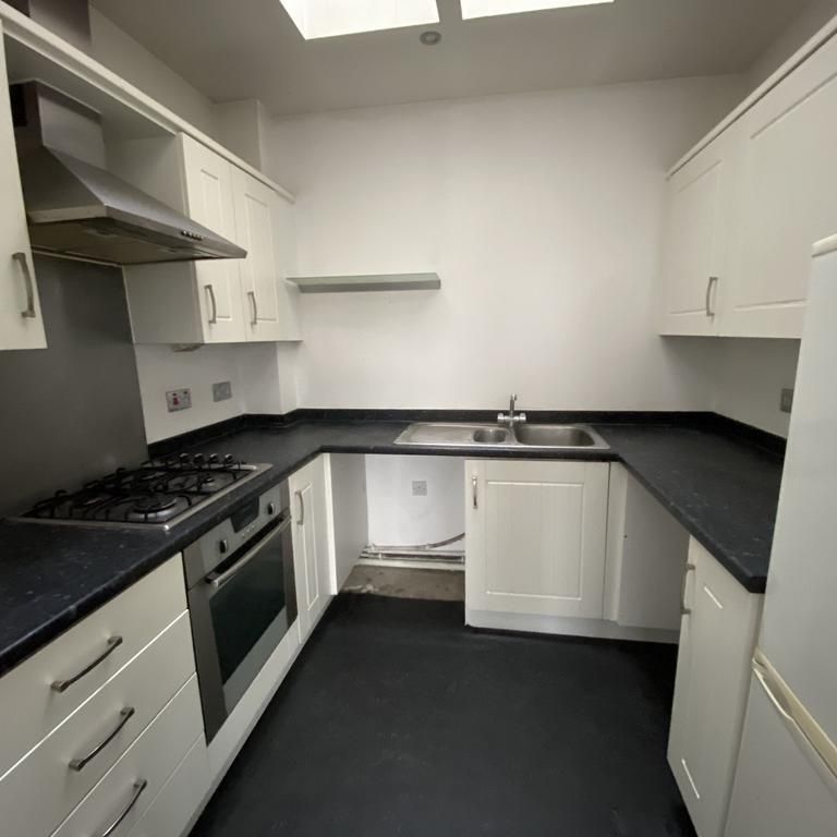 2 bedroom flat to rent - Photo 1