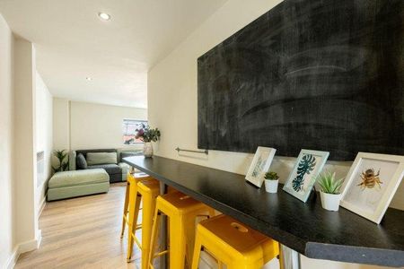 7 bedroom flat to rent - Photo 2