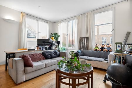 Clarence Road, London, E5 8EE - Photo 2