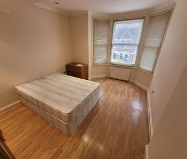 Room in a Shared Flat, Larch Road, NW2 - Photo 1