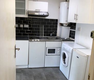 Studio Flat, Bow, E3 - Photo 4