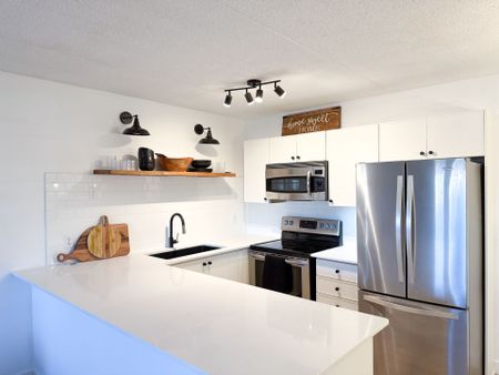 For Lease - 1800 Walker's Line Unit# 210, Burlington, Ontario - Photo 5