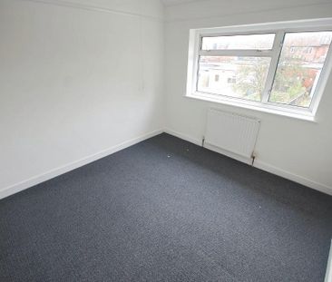 4 Bed Semi-Detached House, Grittleton Avenue, HA9 - Photo 3