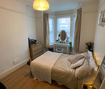 Cromer Street, Burton Stone Lane - P1932 - Photo 4