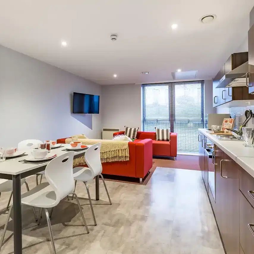 6 Bed Club Ensuite - Photo 1