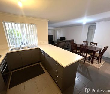 Low Maintenance! - Photo 6