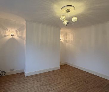 2 bedroom semi-detached house to rent - Photo 2