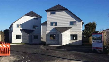 Fully Furnished Studio - Photo 5