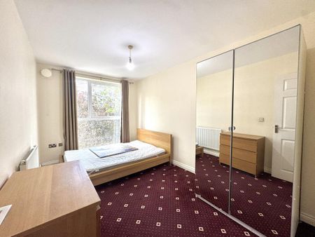 2 bedroom flat to rent - Photo 4