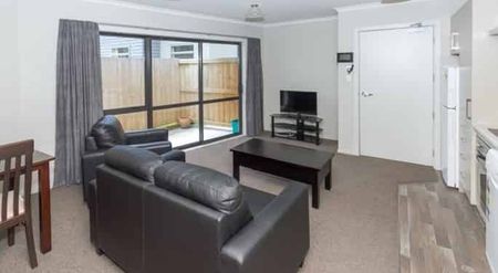 Furnished One Bedroom Apartment - Photo 2