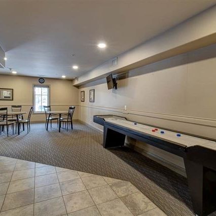 Beautiful 1150 Sf, 2 Bed, 2 Bath Condo In Whitemud Ridge: Adul Only Bldg 21+ - Photo 1