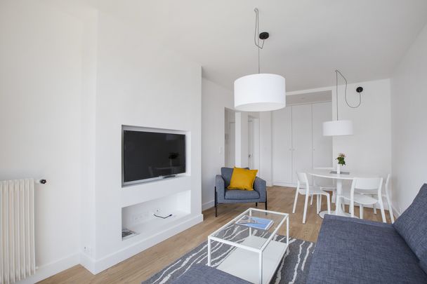 Appartement à louer rue de Lourmel, Paris 15ème - Photo 1