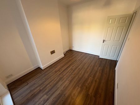 St James park road, Northampton - Photo 3