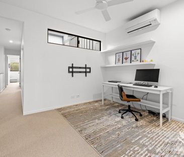 Elegant 4-Bedroom Townhouse in Premium Complex with Resort-Style Pool - Photo 4